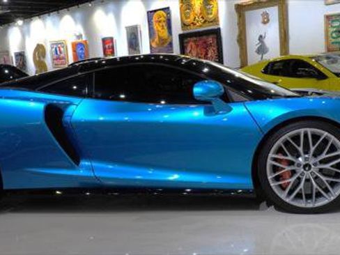 Used 2022 McLaren GT RWD image 9