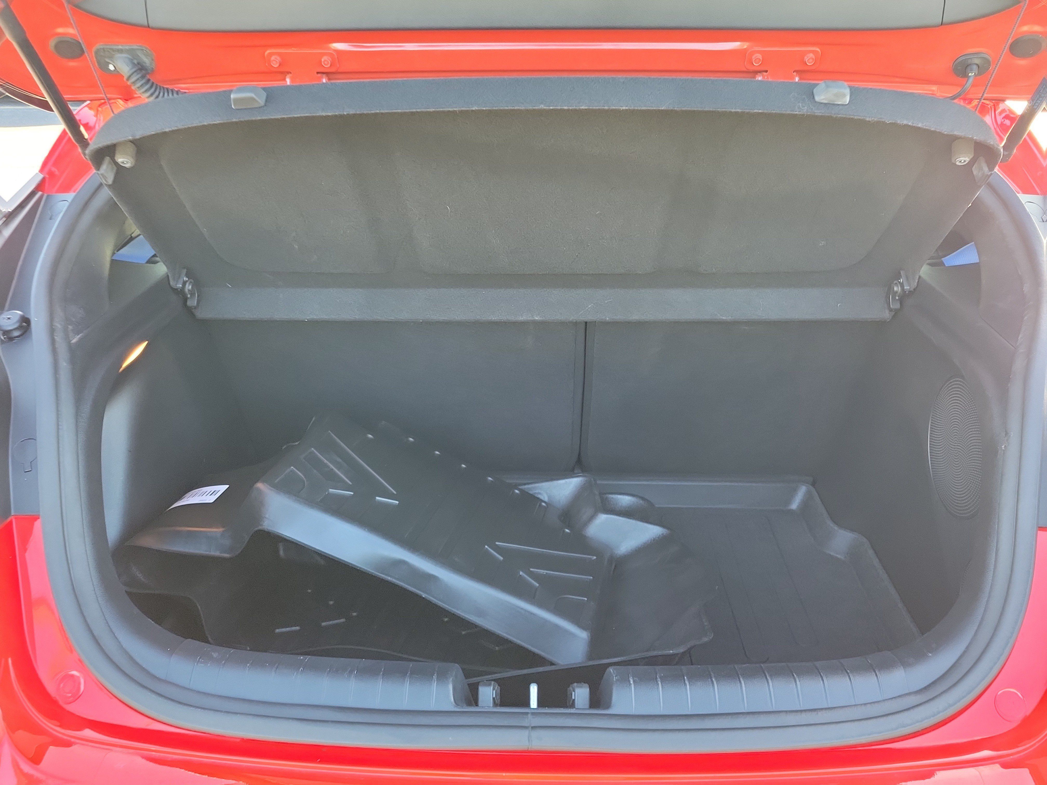 Used 2022 Hyundai Veloster N FWD image 8