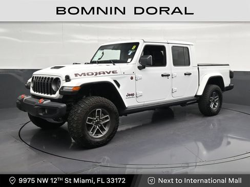 Used 2025 Jeep Gladiator Mojave w/ Convenience Group AWD/4WD image 1