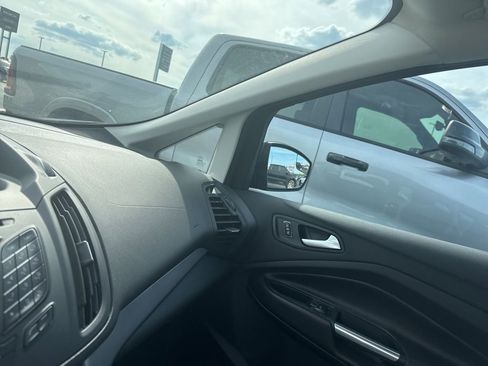 Used 2016 Ford C-MAX SE FWD image 17