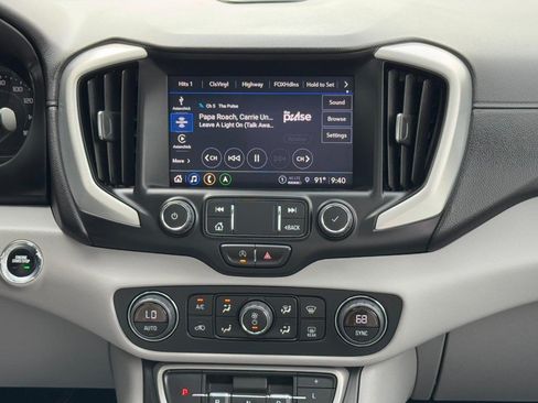 Used 2023 GMC Terrain SLT w/ Infotainment Package II AWD/4WD image 17