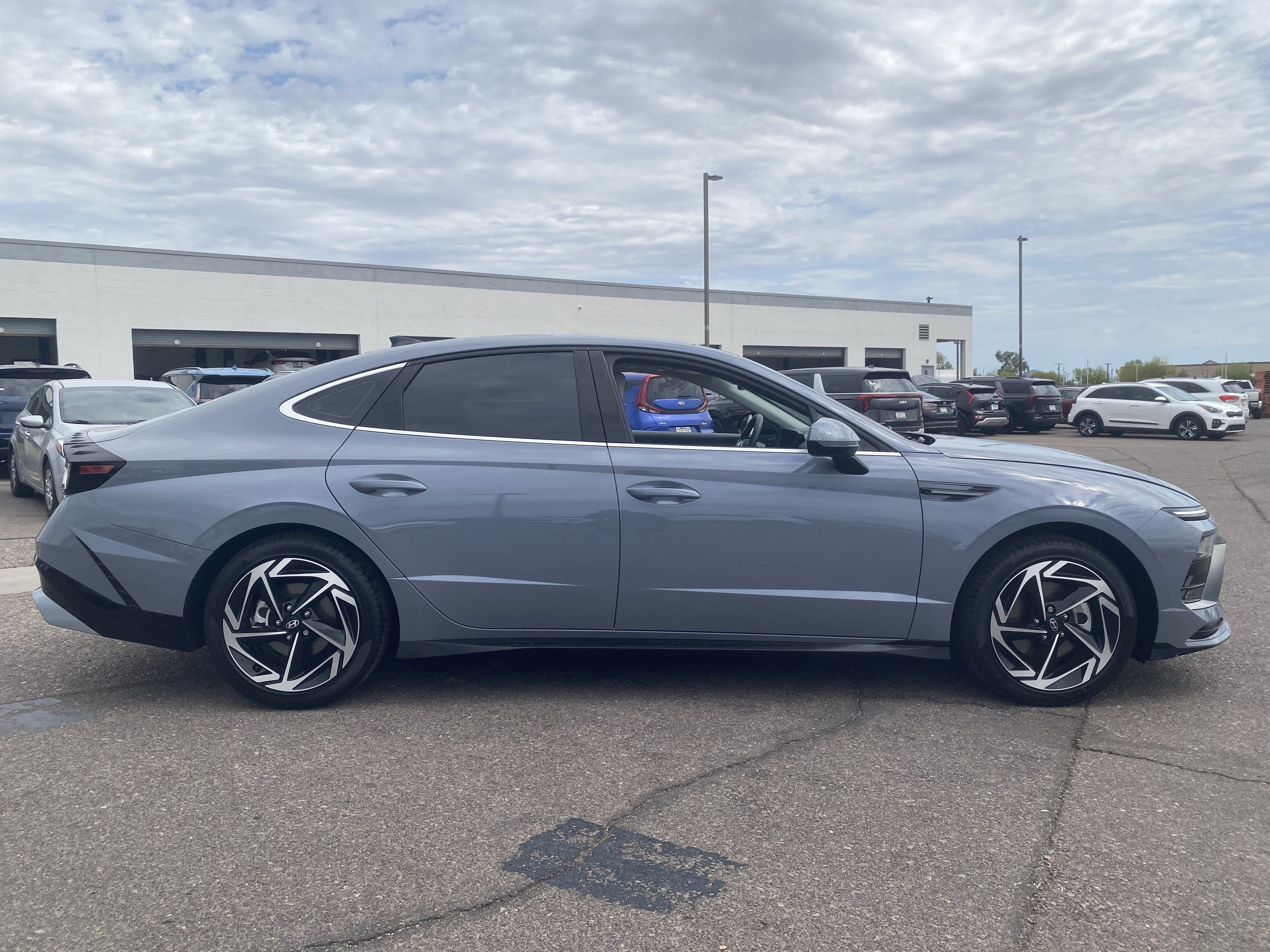 Used 2025 Hyundai Sonata SEL FWD image 6