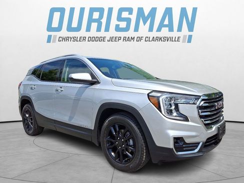 Used 2022 GMC Terrain SLT FWD image 1
