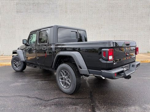 New 2026 Jeep Gladiator Sport AWD/4WD image 3