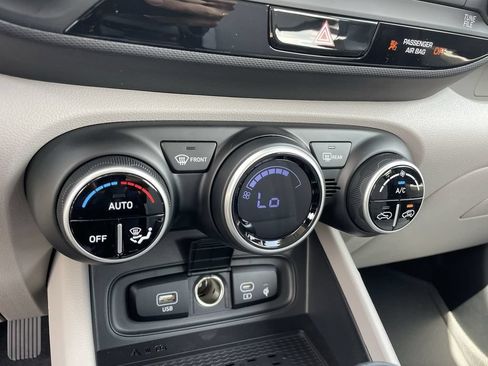New 2026 Hyundai Venue SEL FWD image 28