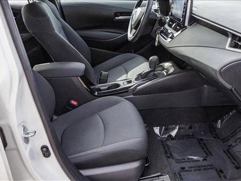 Used 2020 Toyota Corolla LE FWD image 28