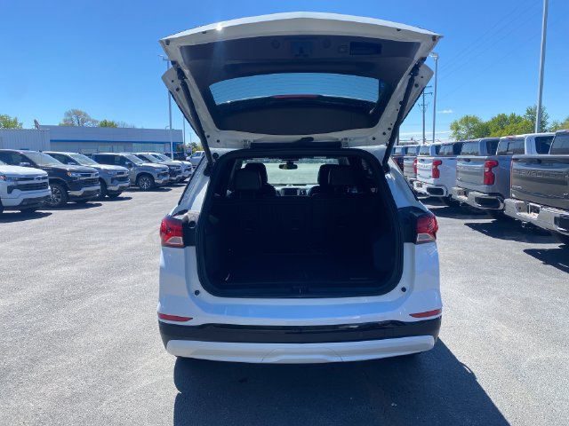 Used 2024 Chevrolet Equinox RS w/ LPO, Floor Liner Package FWD image 18