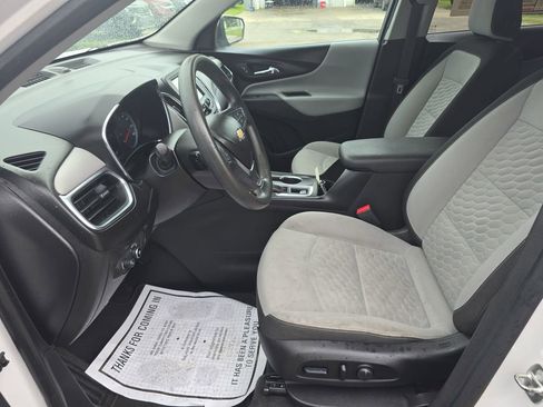 Used 2018 Chevrolet Equinox LT FWD image 12