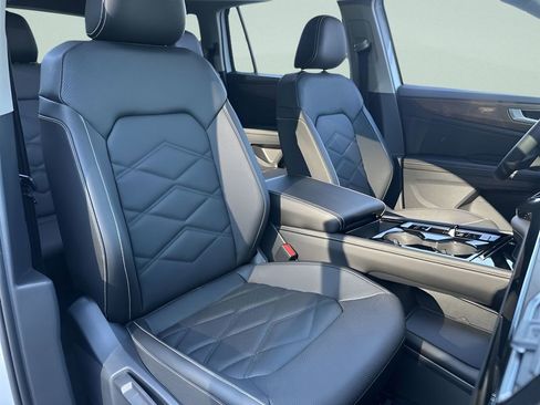 New 2026 Volkswagen Atlas SE FWD image 27
