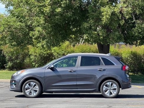Used 2019 Kia Niro EX Premium FWD image 8