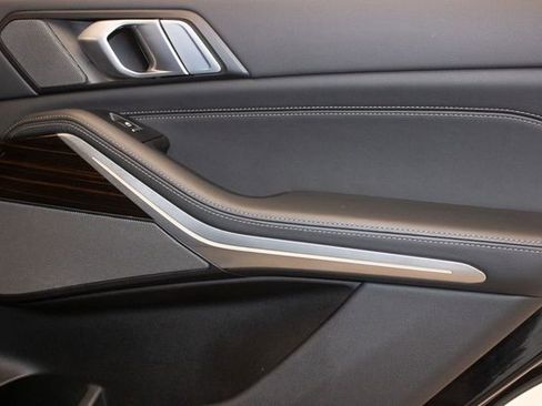 Used 2025 BMW X5 xDrive50e image 13