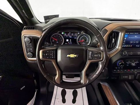 Used 2020 Chevrolet Silverado 1500 High Country w/ Technology Package image 11