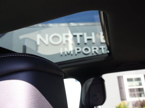 Used 2023 Land Rover Discovery S AWD/4WD image 28