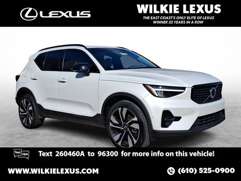 Used 2024 Volvo XC40 B5 Plus w/ Climate Package image 1