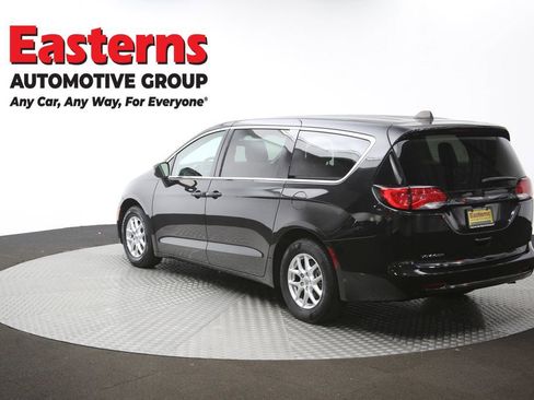 Used 2022 Chrysler Voyager LX image 66