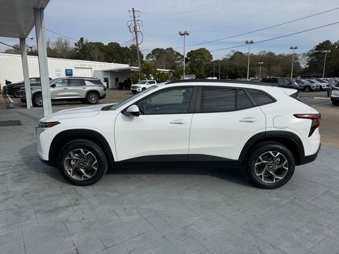 New 2026 Chevrolet Trax LT w/ Driver Confidence Package image 4