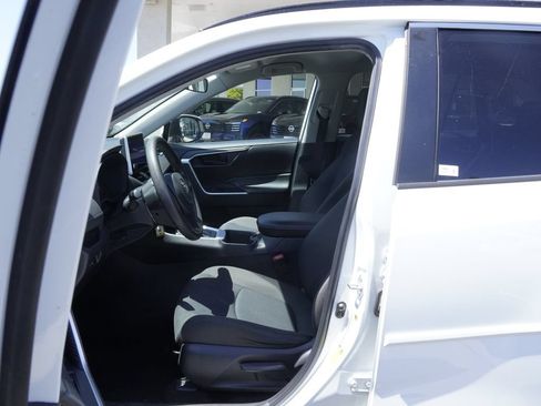 Used 2024 Toyota RAV4 LE AWD/4WD image 22