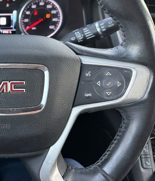 Used 2018 GMC Acadia SLT FWD image 25