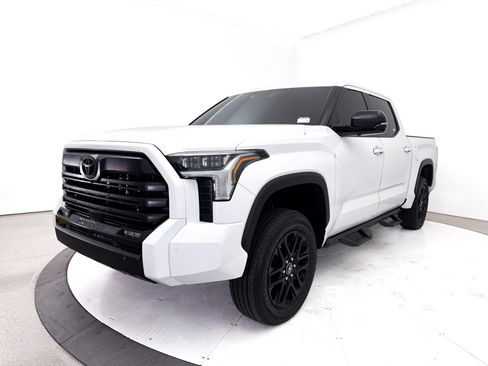 Used 2026 Toyota Tundra Limited AWD/4WD image 15