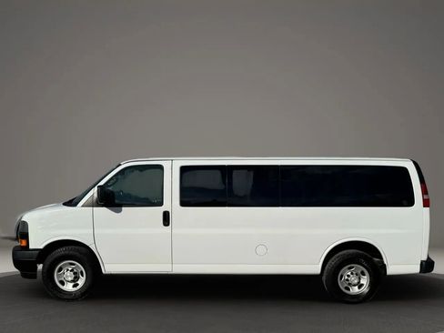 Used 2020 Chevrolet Express 3500 LS image 3