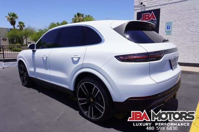 Used 2023 Porsche Cayenne AWD/4WD image 4