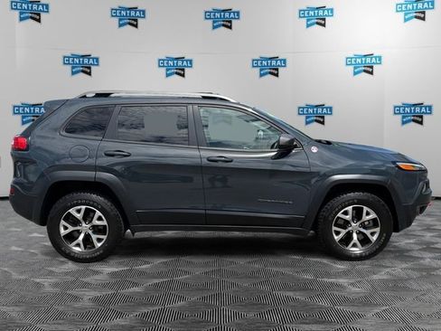 Used 2016 Jeep Cherokee Trailhawk w/ Comfort/Convenience Group AWD/4WD image 6