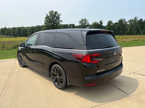Used 2023 Honda Odyssey Sport image 3