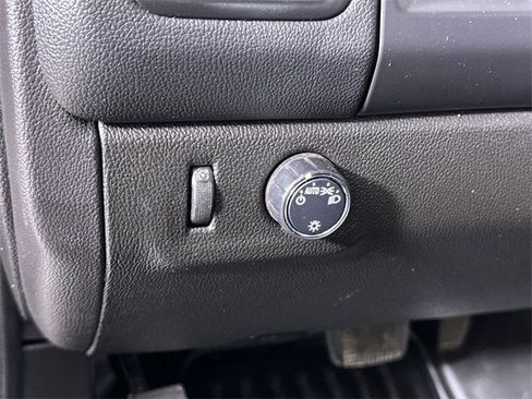 Used 2022 Chevrolet Colorado LT w/ Fleet Safety Package image 18
