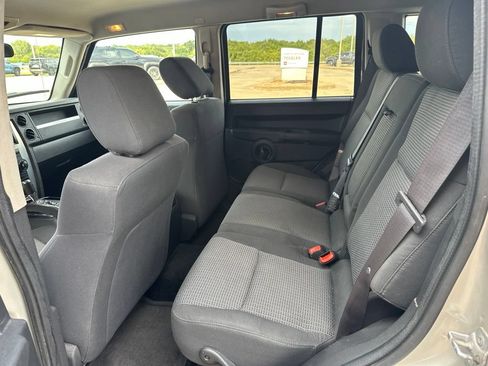 Used 2008 Jeep Commander Sport RWD image 15