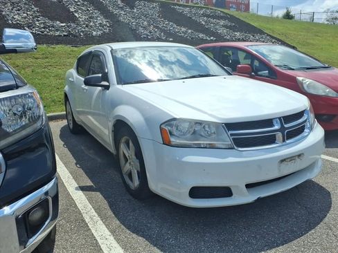 Used 2013 Dodge Avenger SE FWD image 1