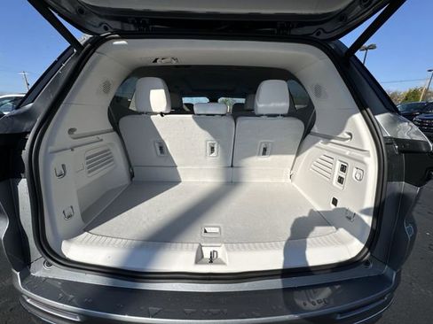 New 2026 Buick Enclave Avenir w/ Super Cruise Package FWD image 25