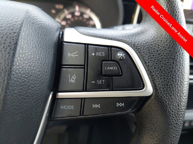 Used 2023 Toyota Highlander L FWD image 28