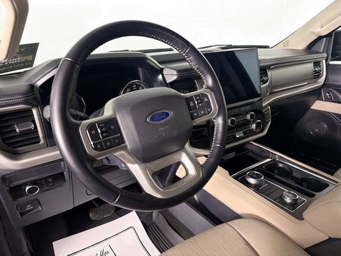 Used 2023 Ford Expedition XLT AWD/4WD image 9