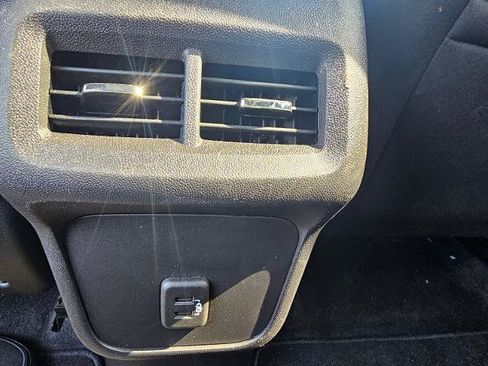 Used 2024 Chevrolet Equinox LT FWD image 45