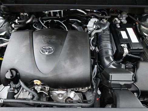 Used 2022 Toyota Highlander XLE image 22