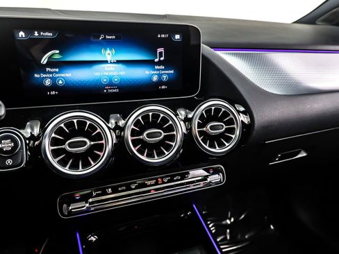 Certified 2021 Mercedes-Benz GLA 250 4MATIC image 21