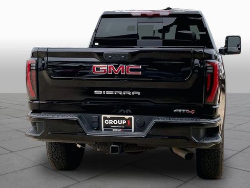 Used 2024 GMC Sierra 2500 AT4 w/ AT4 Premium Plus Package AWD/4WD image 5