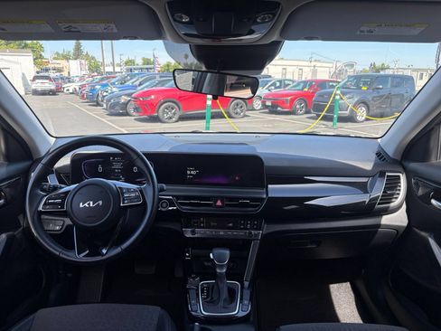 Used 2025 Kia Seltos S FWD image 34