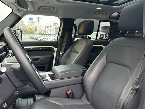 Used 2025 Land Rover Defender 110 S image 6