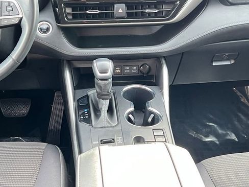 Certified 2024 Toyota Highlander LE image 17