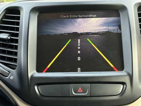 Used 2017 Jeep Cherokee High Altitude AWD/4WD image 23