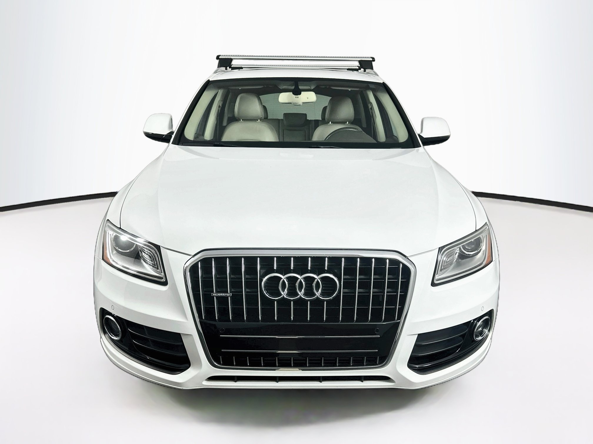 Used 2017 Audi Q5 2.0T Premium Plus w/ Technology Package AWD/4WD image 2