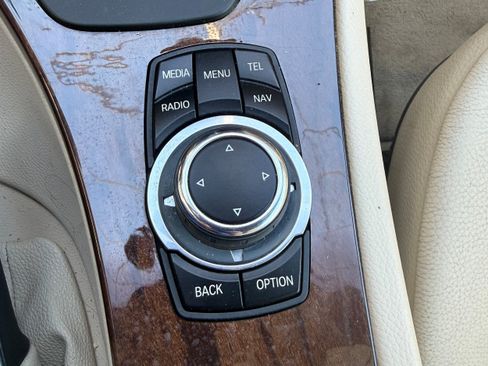 Used 2013 BMW 328i Convertible RWD image 2