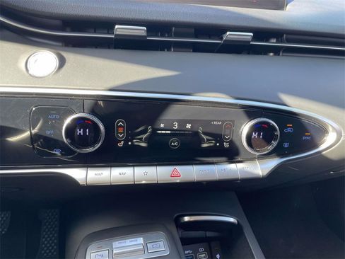 Certified 2025 Genesis GV70 2.5T image 29