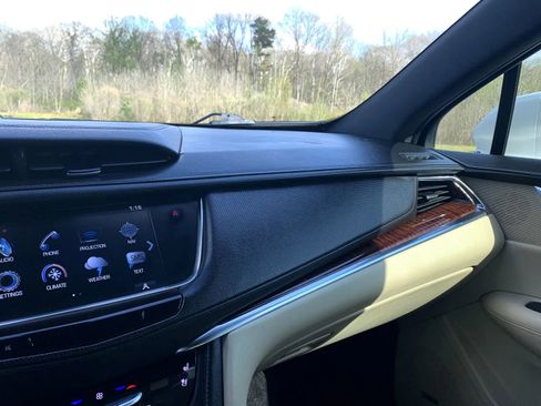Used 2017 Cadillac XT5 Premium Luxury FWD image 22