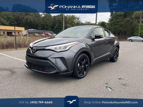Used 2022 Toyota C-HR XLE image 1