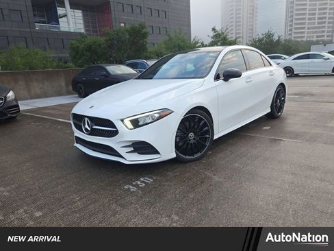 Used 2022 Mercedes-Benz A 220 image 1