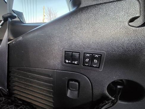 Used 2016 GMC Yukon SLT image 23