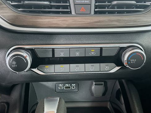 Used 2024 Nissan Altima 2.5 SV image 23