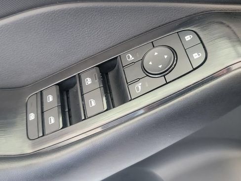 Used 2024 Nissan Rogue S FWD image 24